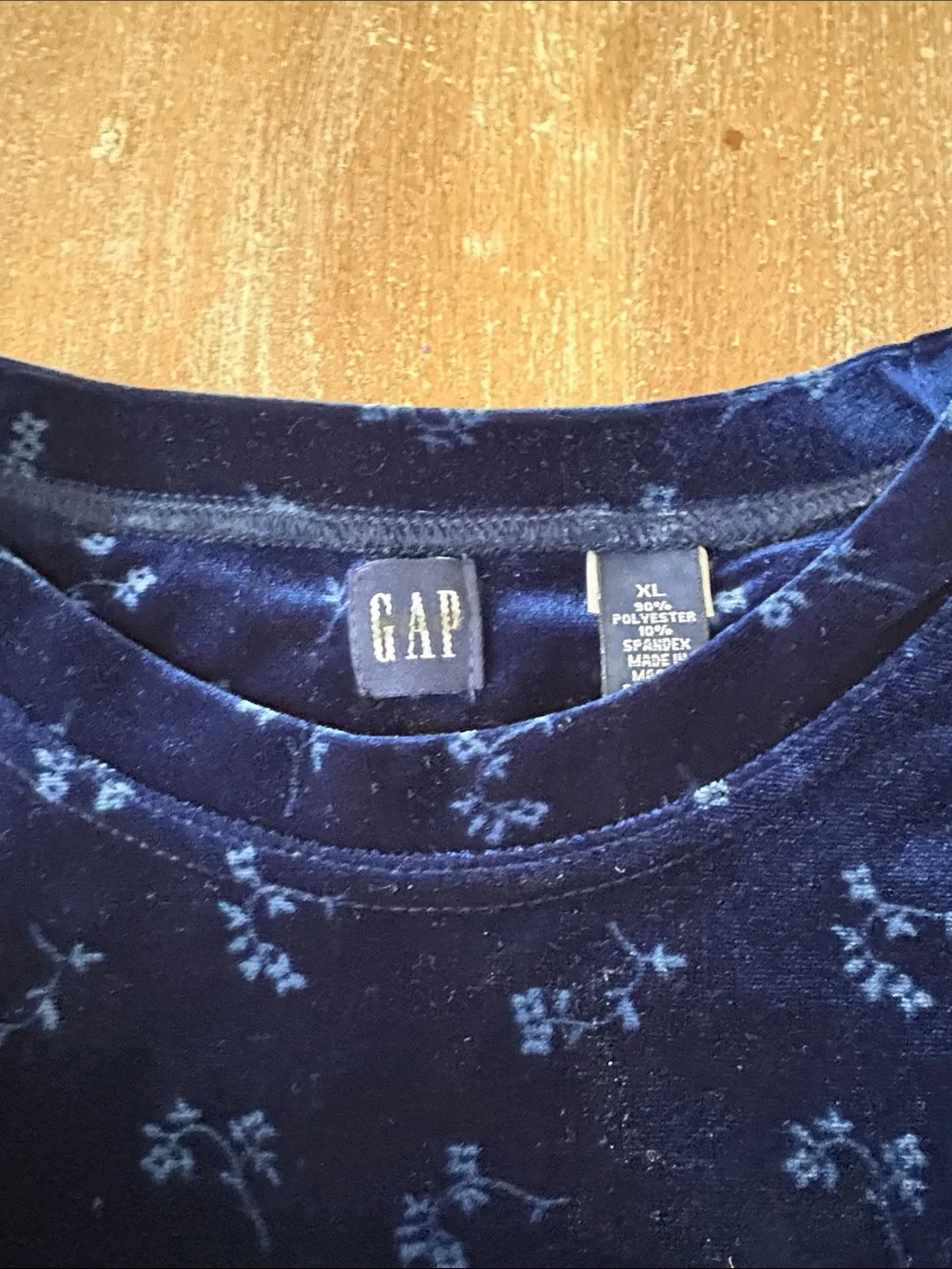 Vintage ✨⭐️GAP Kids Navy Short Sleeve Top with Light Blue Floral Print